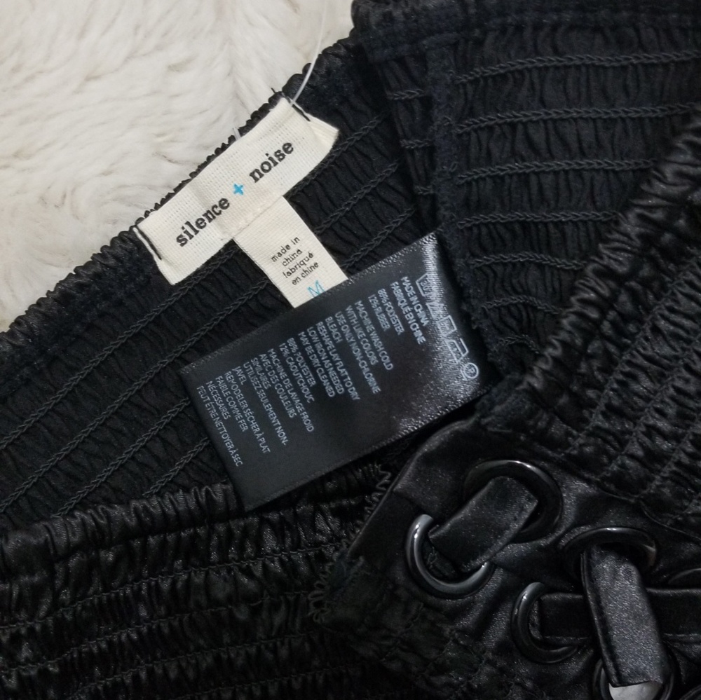 🍒NWT🍒 UO SATIN LACE UP CORSET BELT - Picture 2 of 8